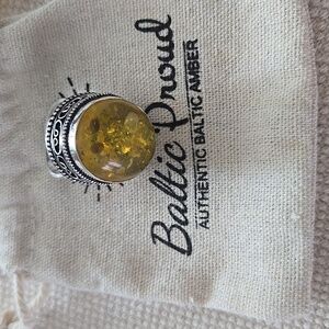 NWT Authentic Amber gorgeous ring.
